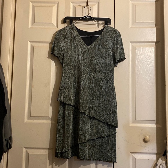 Dress with layered look velvet type fabric kind of shinny very nice - Picture 1 of 8